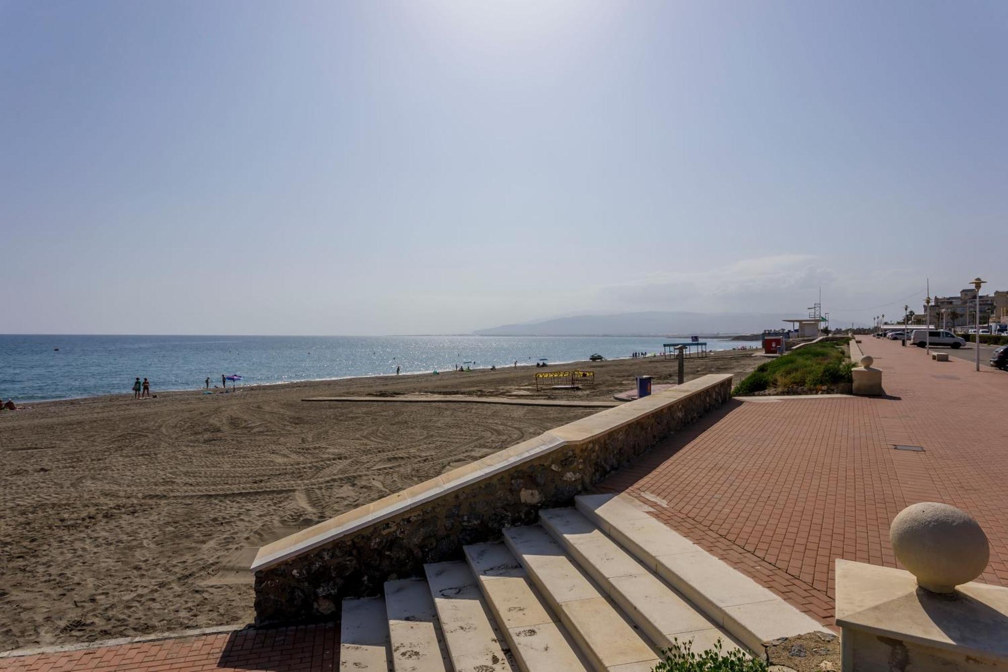 Bajo Primera Linea Playa, Retamar, Cabo De Gata, Wifi Ретамар Екстериор снимка
